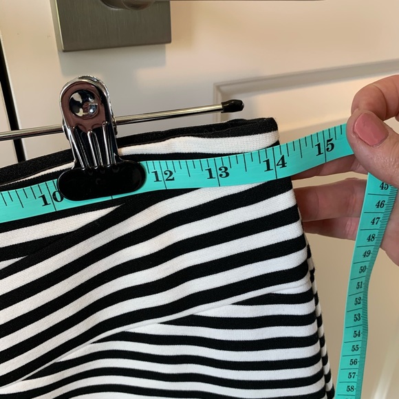 Black and white striped bandage style skirt. - Picture 3 of 6